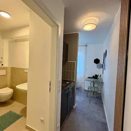 Modernes 1 Zimmerapartment 5 Fuer Monteure&handwerker Mit Wlan Apartamento *